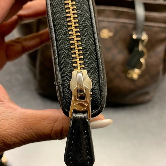 Coach tote and wallet - Picture 3 of 8